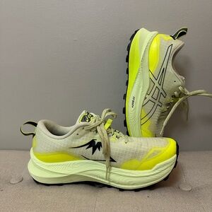 ASICS Trabuco max 3 trail runners